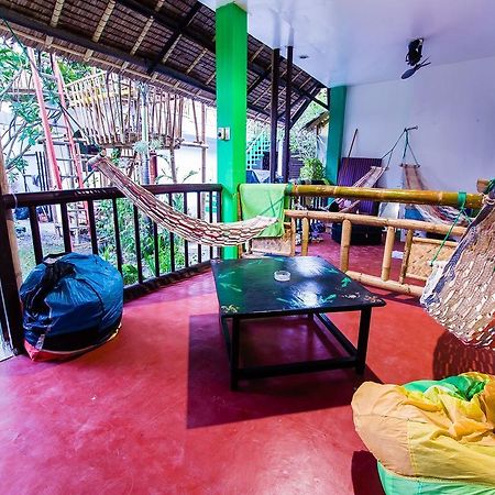 Jeepney Hostel And Kite Resort Balabag  ภายนอก รูปภาพ