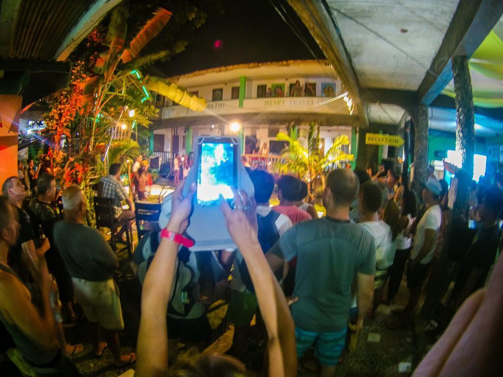 Jeepney Hostel And Kite Resort Balabag  ภายนอก รูปภาพ