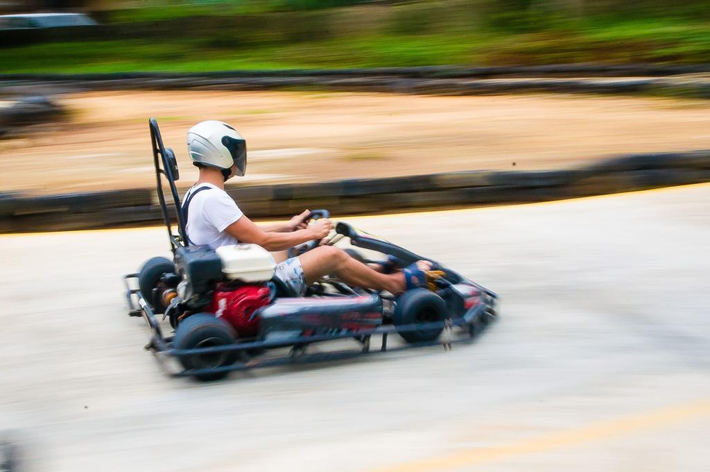 Jeepney Hostel And Kite Resort Balabag  ภายนอก รูปภาพ