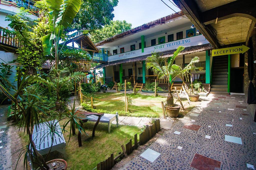 Jeepney Hostel And Kite Resort Balabag  ภายนอก รูปภาพ