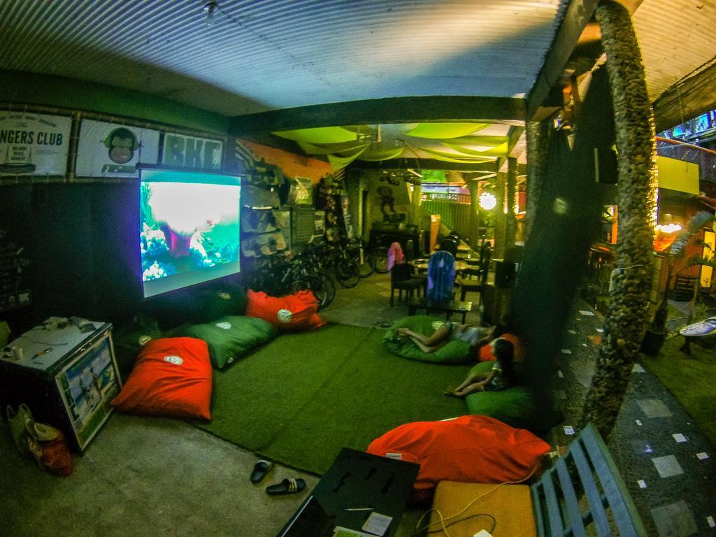 Jeepney Hostel And Kite Resort Balabag  ภายนอก รูปภาพ