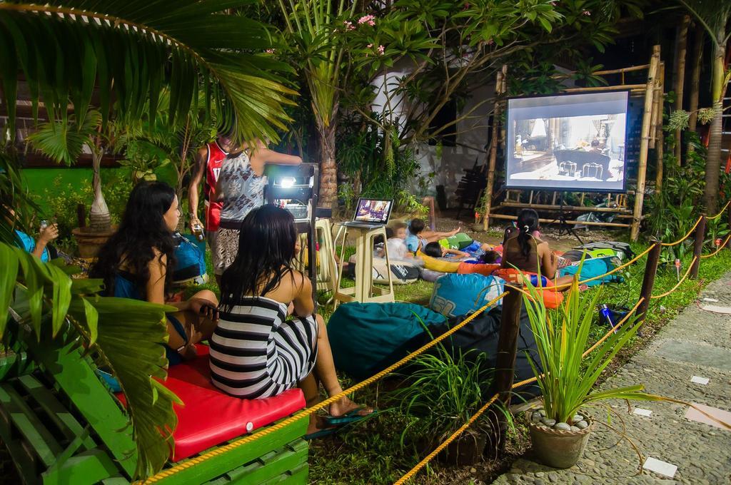 Jeepney Hostel And Kite Resort Balabag  ภายนอก รูปภาพ