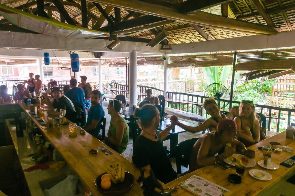 Jeepney Hostel And Kite Resort Balabag  ภายนอก รูปภาพ