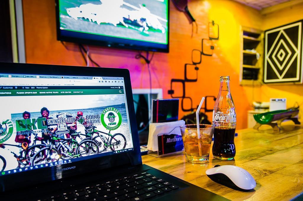 Jeepney Hostel And Kite Resort Balabag  ภายนอก รูปภาพ