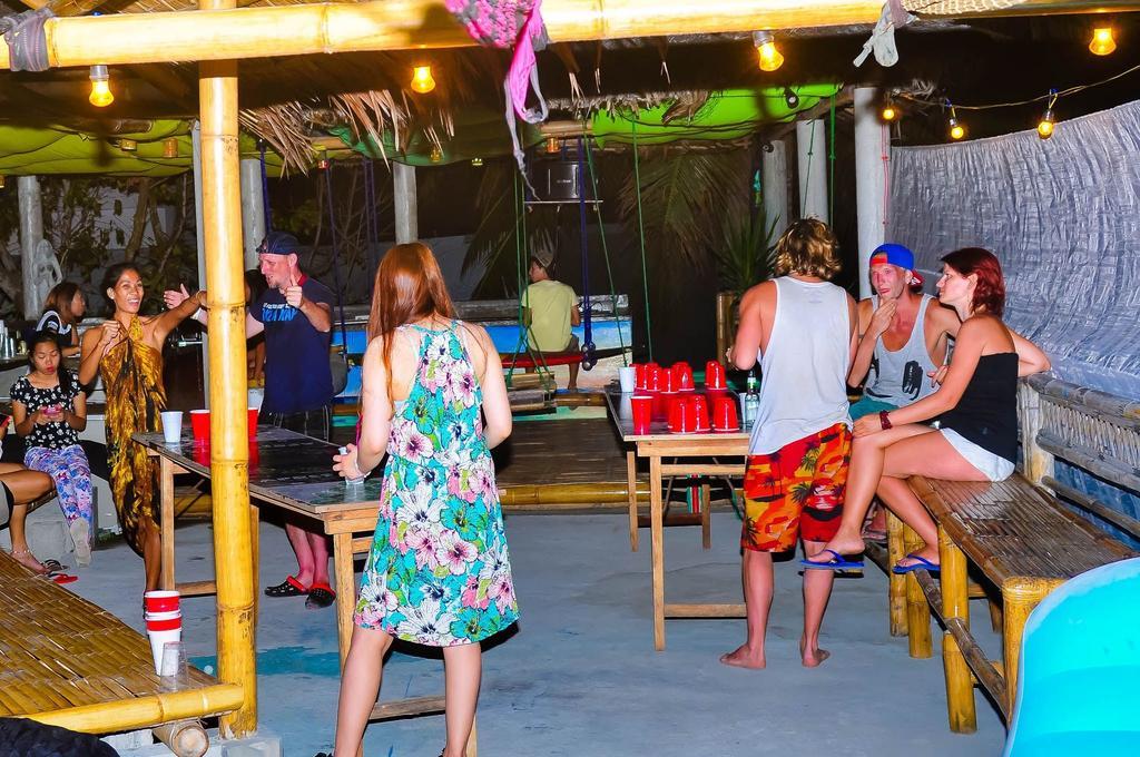 Jeepney Hostel And Kite Resort Balabag  ภายนอก รูปภาพ