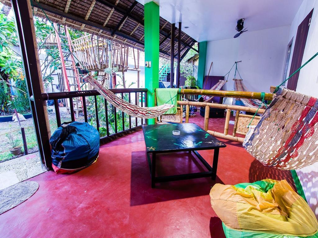 Jeepney Hostel And Kite Resort Balabag  ภายนอก รูปภาพ