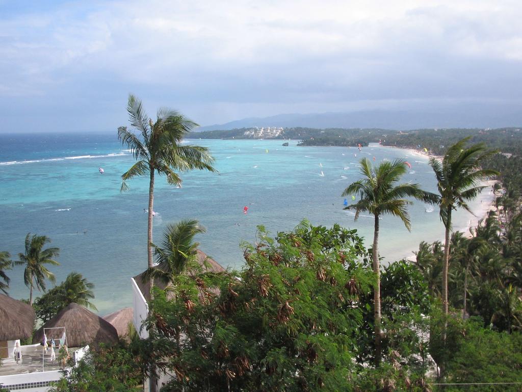 Jeepney Hostel And Kite Resort Balabag  ภายนอก รูปภาพ