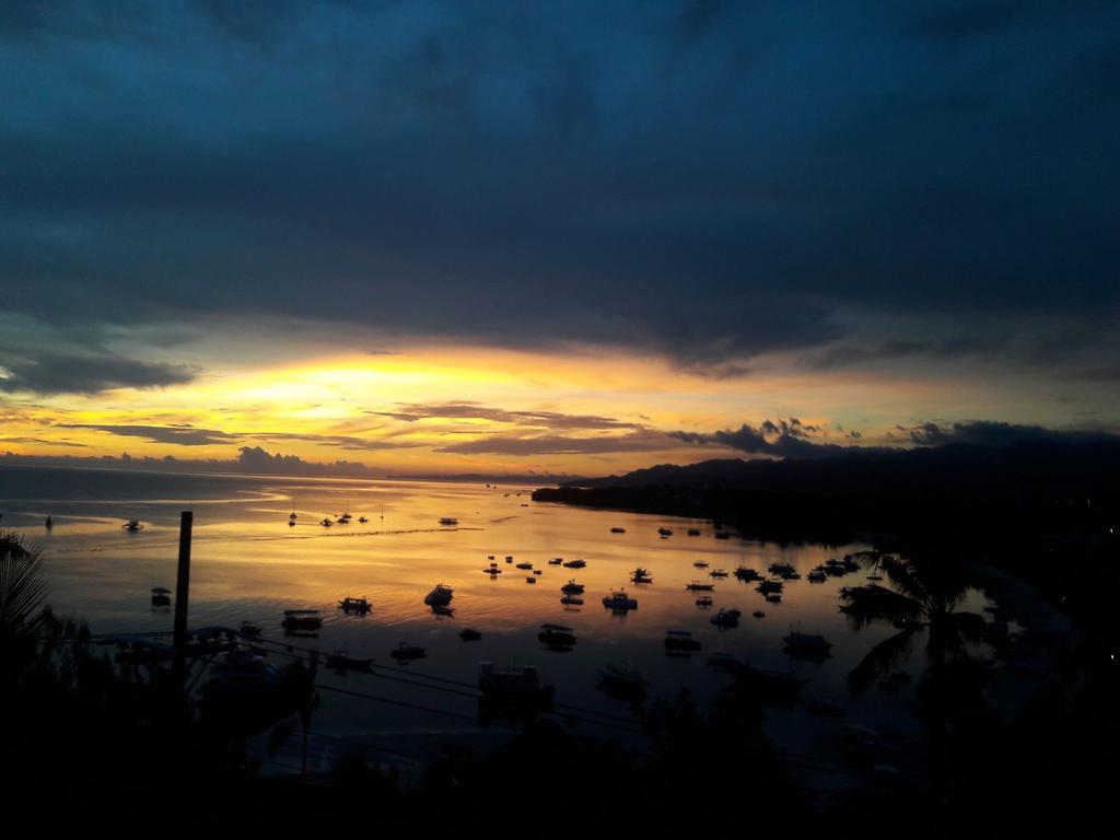Jeepney Hostel And Kite Resort Balabag  ภายนอก รูปภาพ