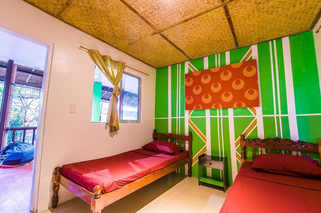 Jeepney Hostel And Kite Resort Balabag  ภายนอก รูปภาพ