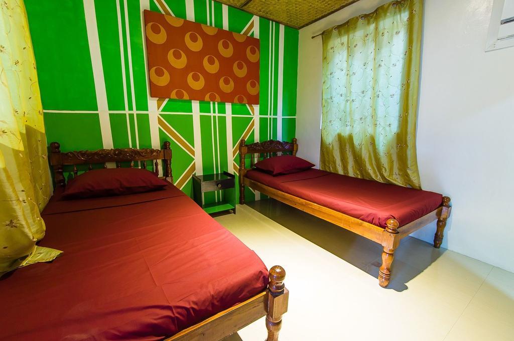 Jeepney Hostel And Kite Resort Balabag  ภายนอก รูปภาพ