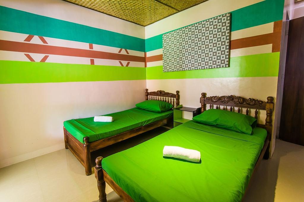 Jeepney Hostel And Kite Resort Balabag  ภายนอก รูปภาพ