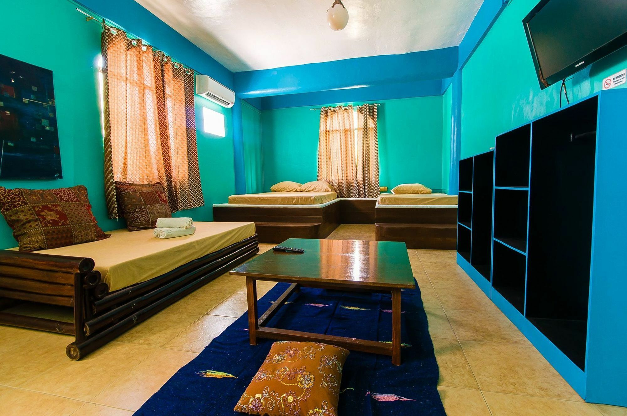 Jeepney Hostel And Kite Resort Balabag  ภายนอก รูปภาพ