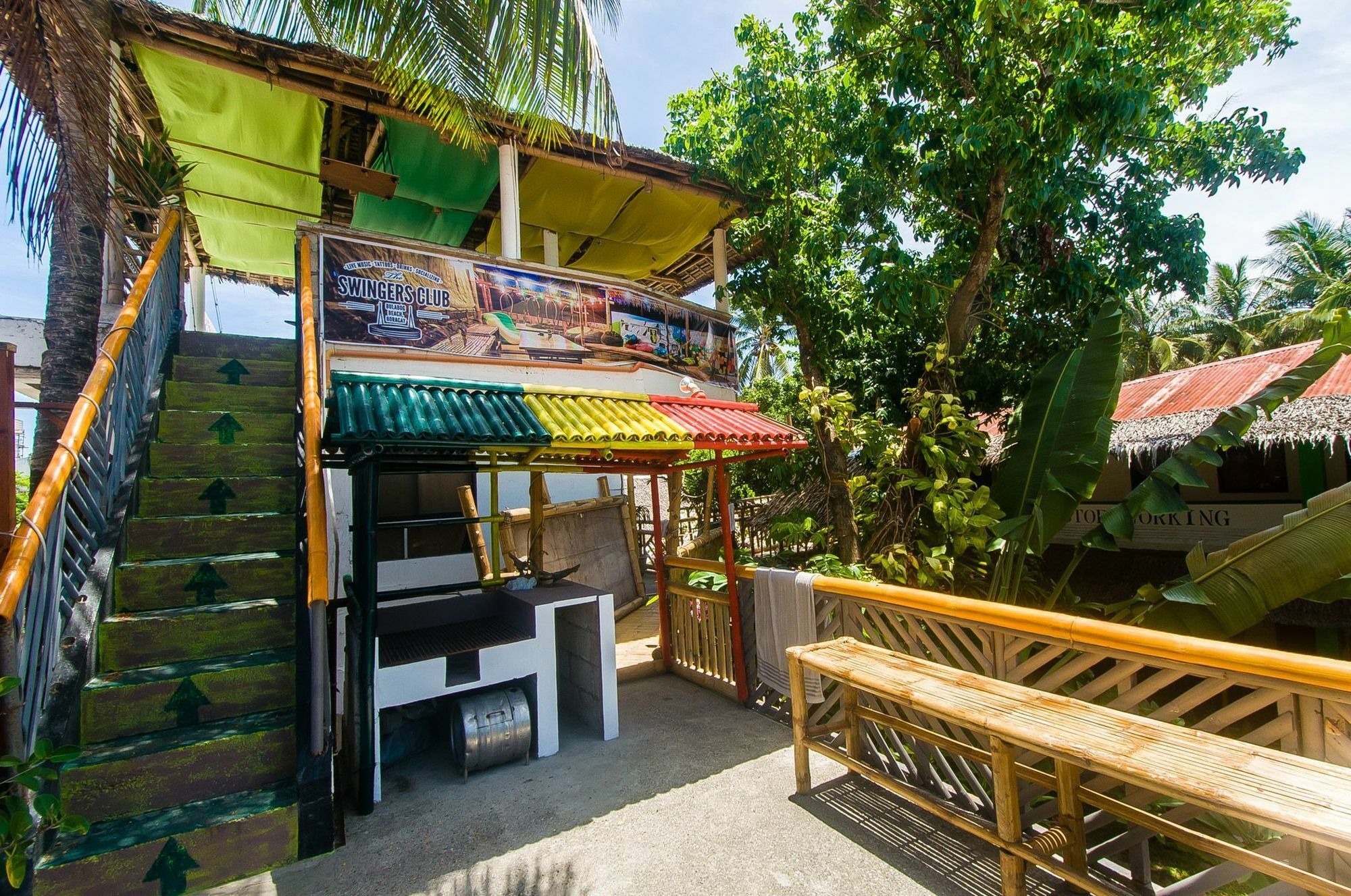Jeepney Hostel And Kite Resort Balabag  ภายนอก รูปภาพ