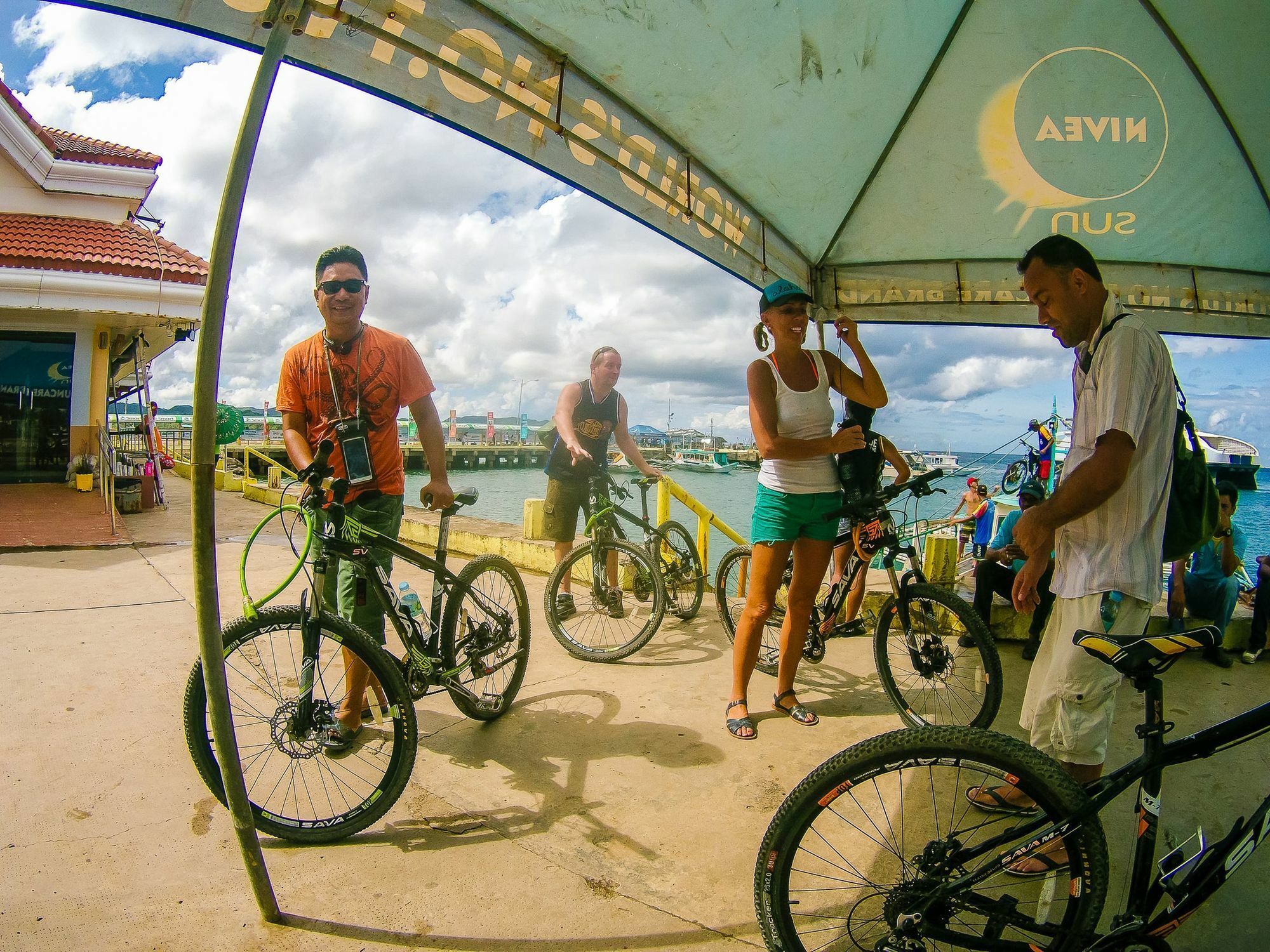 Jeepney Hostel And Kite Resort Balabag  ภายนอก รูปภาพ