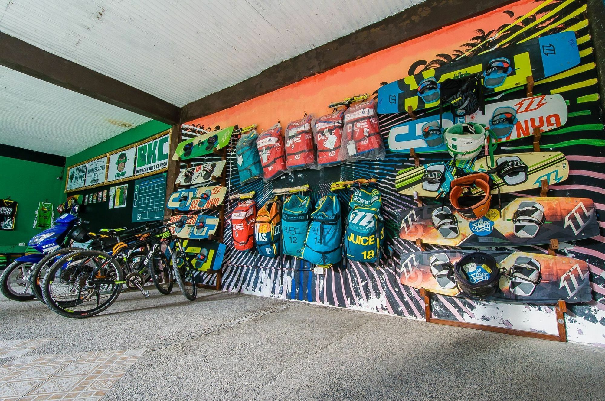 Jeepney Hostel And Kite Resort Balabag  ภายนอก รูปภาพ