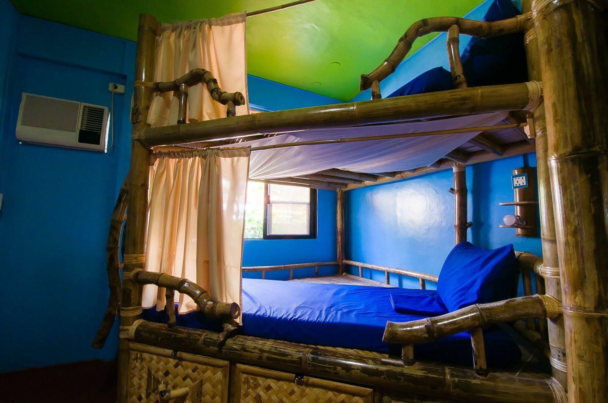 Jeepney Hostel And Kite Resort Balabag  ภายนอก รูปภาพ